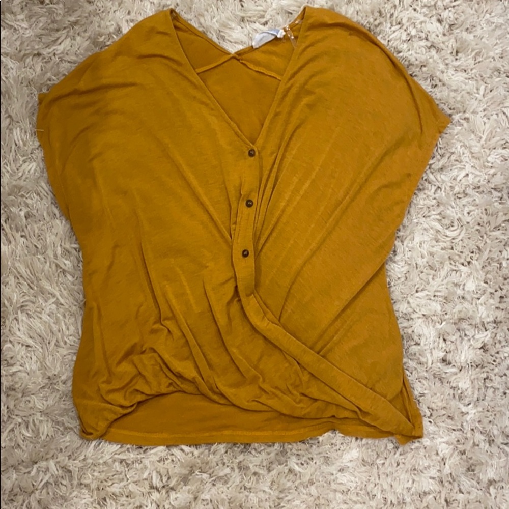 Flowy yellow top!